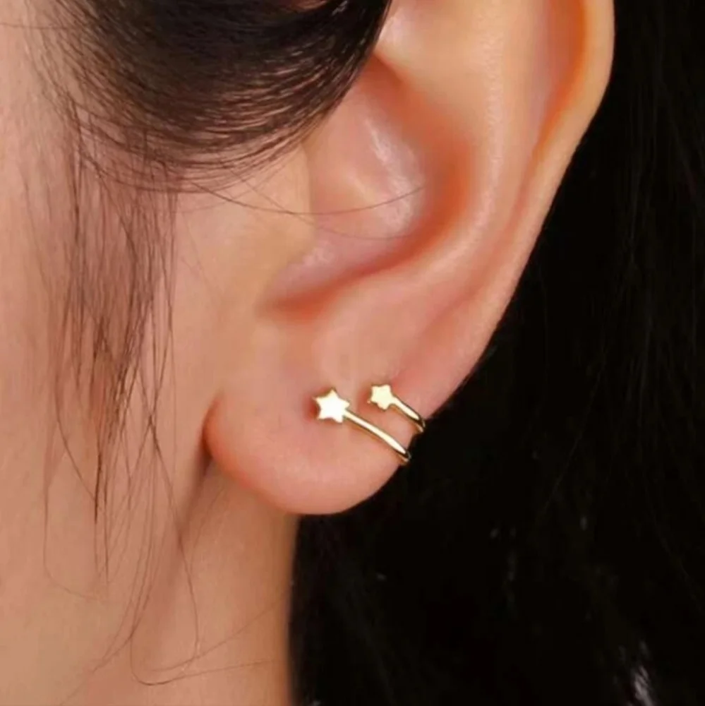 💥LAST PAIR💥 Dainty Double Star Minimalist Huggers, celestial earrings - Picture 3 of 6